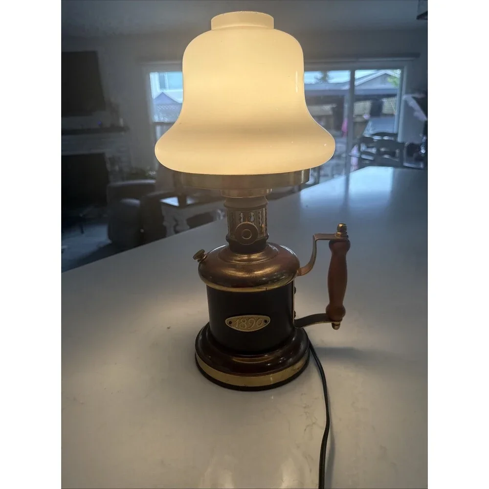 1890 Hurricane Shade Lamp Underwriters Laboratories